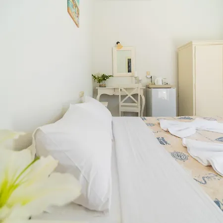 Agia Anna Living