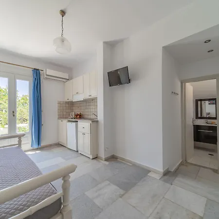 Agia Anna Living شقة