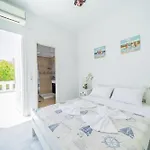 Apartment Agia Anna Living