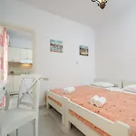 Apartment Agia Anna Living