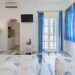 Apartment Agia Anna Living