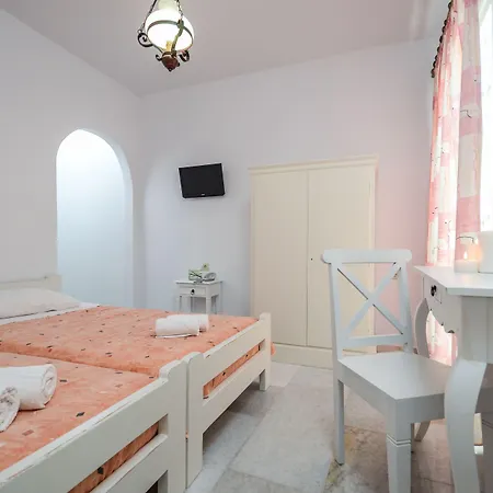Апартаменты Agia Anna Living *
