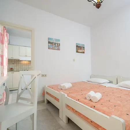 Апартаменты Agia Anna Living