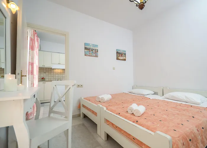 Апартаменты Agia Anna Living